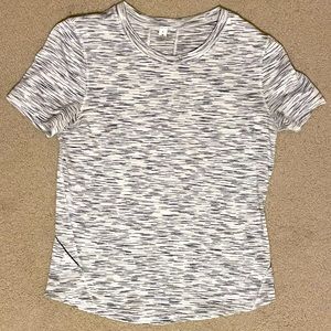 Luluemon tshirt, size 4, great condition, warn few times